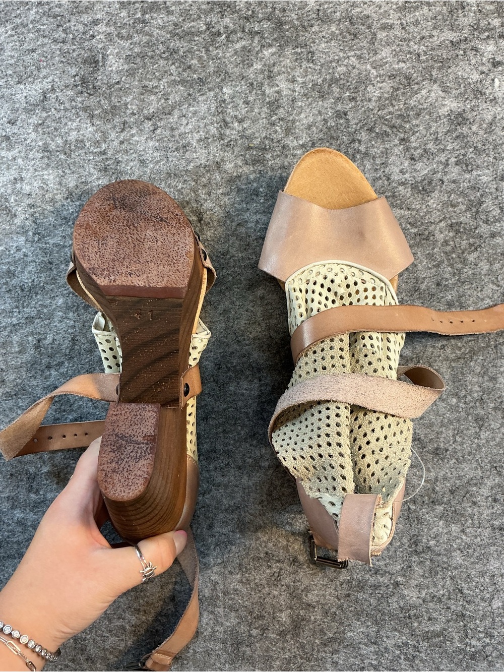 Free People Women’s Leather Open-Toe Heels with Perforated Beige Upper Size 41 - Picture 3 of 6